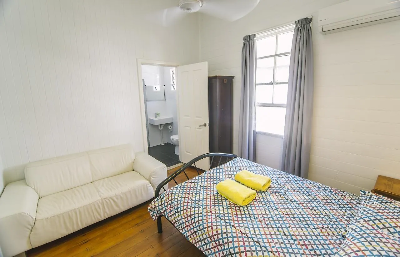 Ryan'S Rest Boutique Accommodation Cairns Guest house