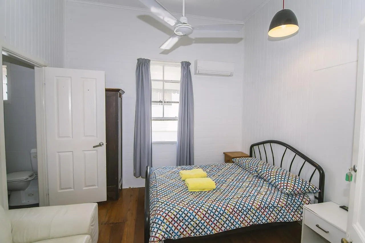 Ryan'S Rest Boutique Accommodation Cairns Guest house